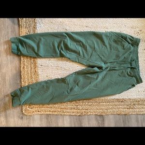 Men’s green lulu lemon joggers slightly worn